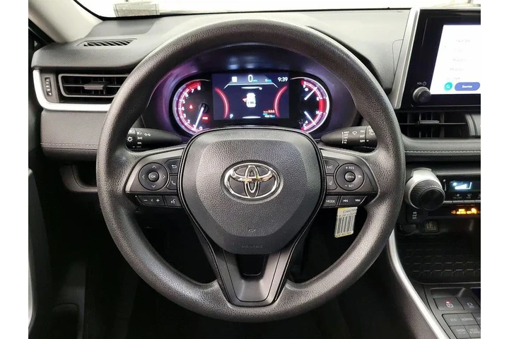 $26998 : Toyota RAV4 2024 AWD LE 4dr image 10