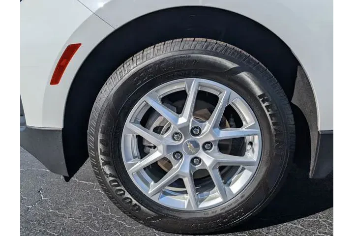 $20097 : Chevrolet Equinox 2024 LS 4d image 6