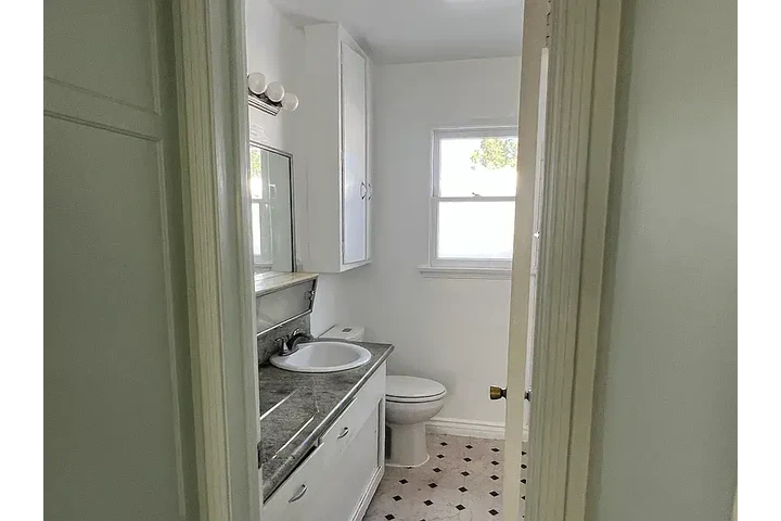 $1000 : Move in ready home image 1