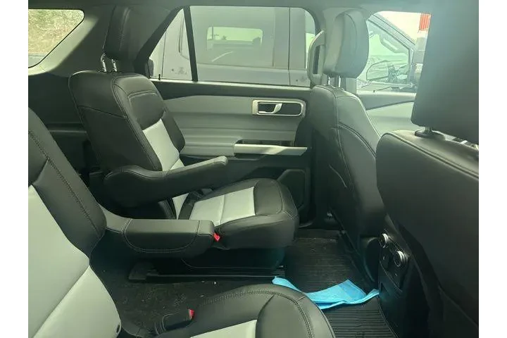 $36453 : Ford Explorer 2023 AWD XLT 4 image 6
