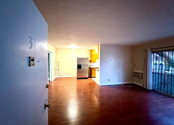 $1450 : 1 bed 1ba Apt in W 8th Street image 2