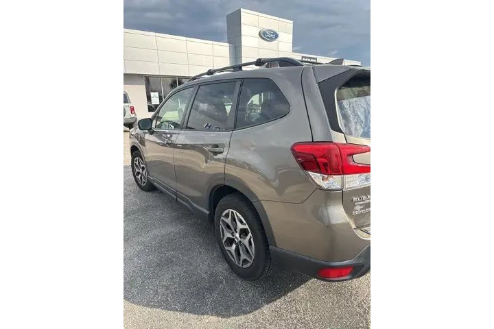 $17800 : Subaru Forester 2019 AWD Pre image 5