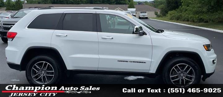 Used 2018 Grand Cherokee Limi image 4