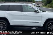 Used 2018 Grand Cherokee Limi thumbnail