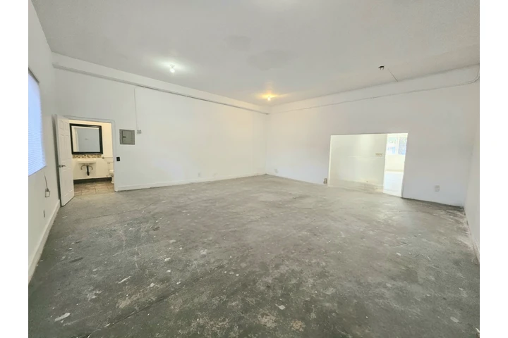 $2800 : Local comercial en South Gate image 6