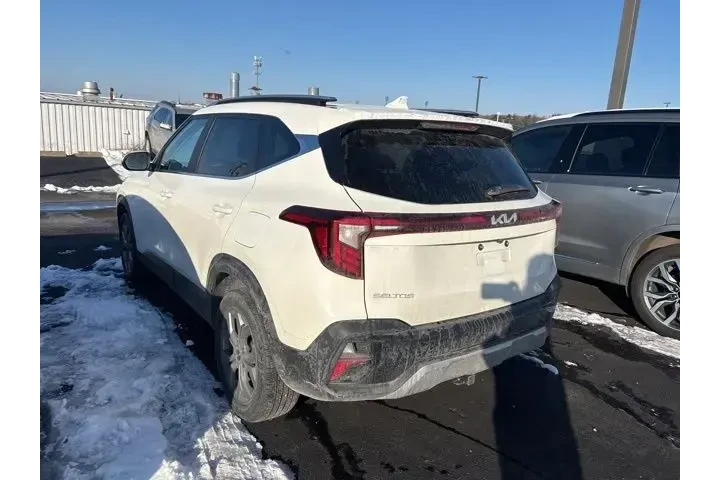 $24610 : Kia Seltos 2024 AWD S 4dr SU image 6