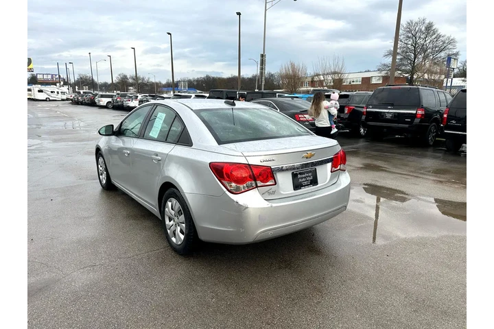 $5980 : 2015 Cruze 4dr Sdn Auto LS image 4