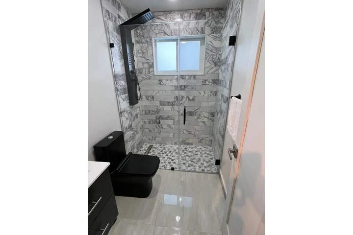 Glass shower doors image 8