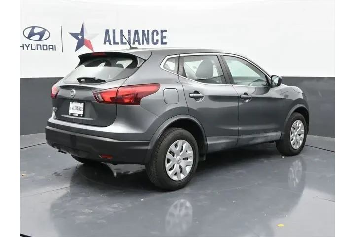 $13978 : Nissan Rogue Sport 2019 S 4d image 8