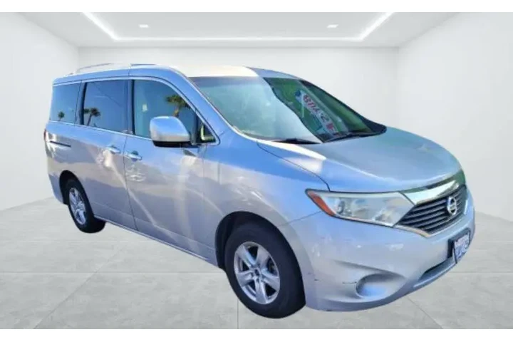 $7500 : 2014 Quest 3.5 SV image 3