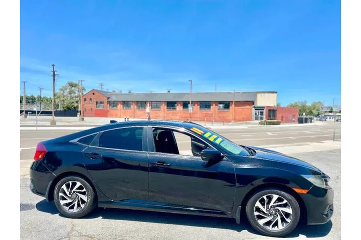 $17995 : 2018 Civic EX image 5