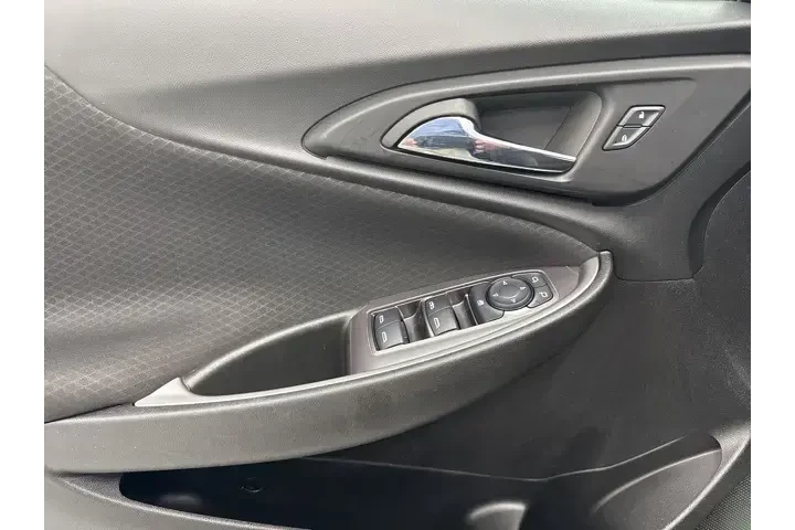 $17750 : Chevrolet Malibu 2023 LT 4dr image 9