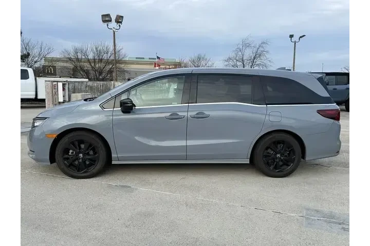$36000 : Honda Odyssey 2024 Sport 4dr image 4
