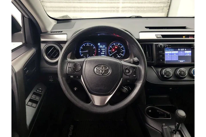 $23998 : Toyota RAV4 2018 LE 4dr SUV image 10