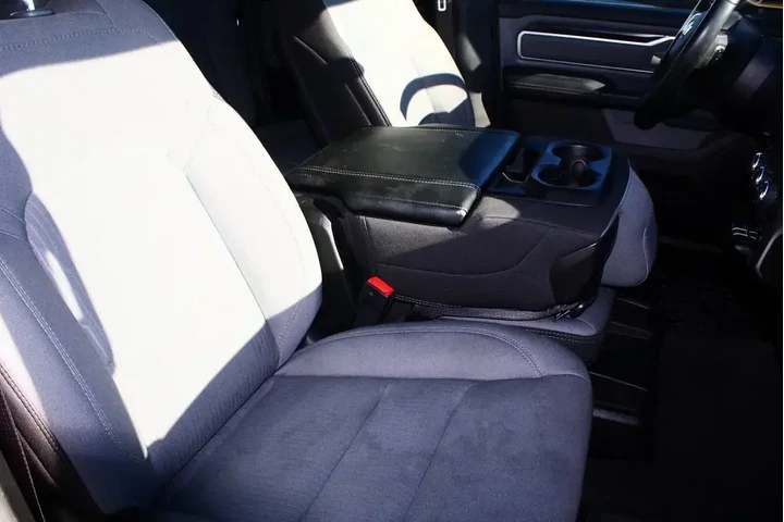 $30000 : Ram 1500 2023 4x2 Big Horn 4 image 8