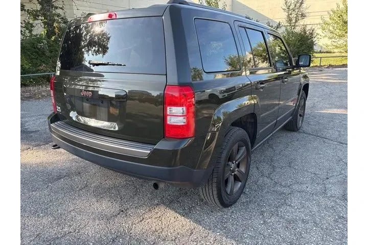$10000 : Jeep Patriot 2017 4x4 Sport image 3