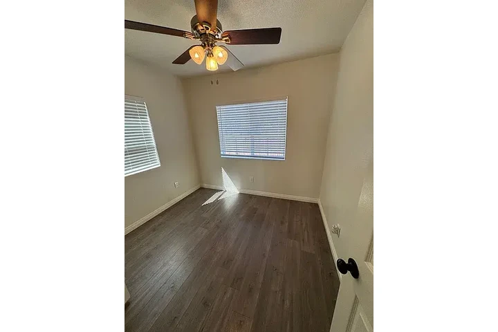 $1079 : 4062 image 2