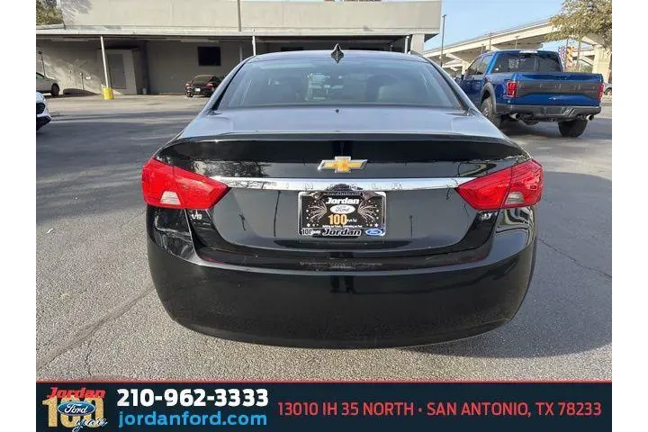 $17685 : Chevrolet Impala 2019 LT 4dr image 7
