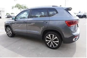 $21788 : Volkswagen Taos 2024 SE 4dr thumbnail