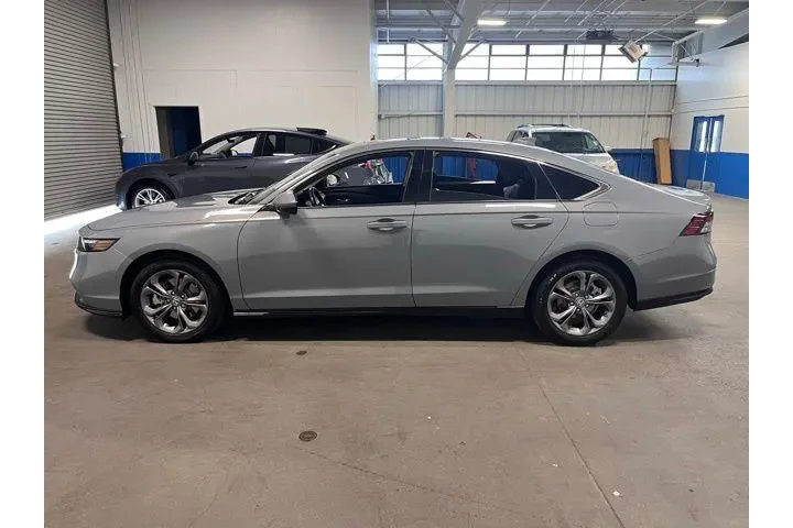 $24858 : Honda Accord Hybrid 2023 image 6