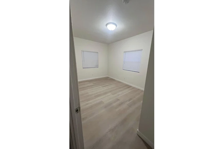 $1200 : Private room for rent image 1