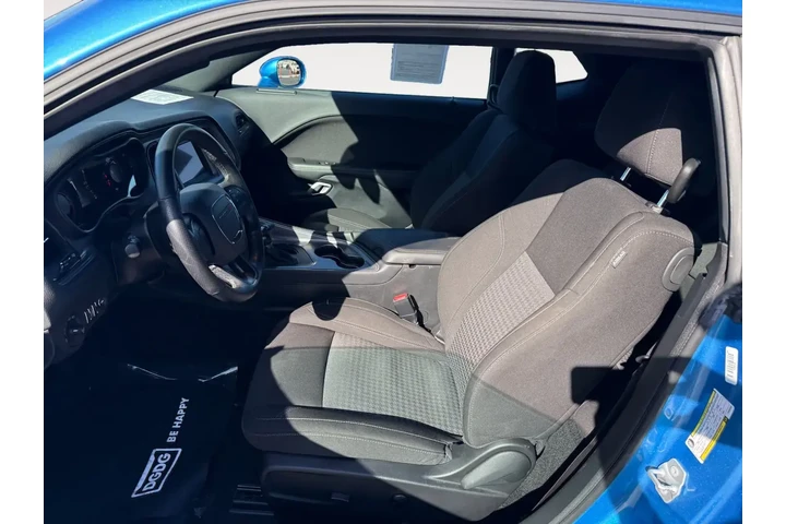 $23582 : Dodge Challenger 2023 SXT 2d image 10