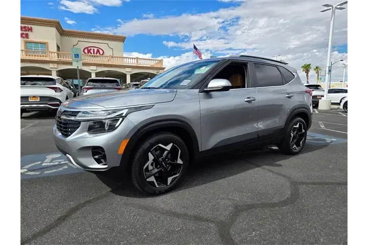 $23520 : Kia Seltos 2024 EX 4dr SUV image 2