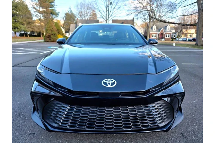 $28400 : 2025 Camry XSE image 1