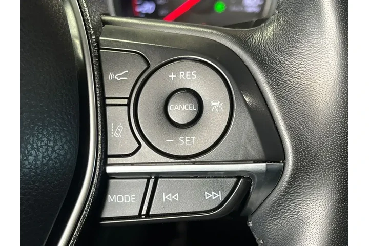 $27500 : Toyota Camry 2019 XLE V6 4dr image 6