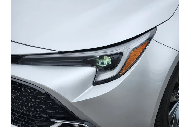 $20999 : Toyota Corolla Hatchback 202 image 9