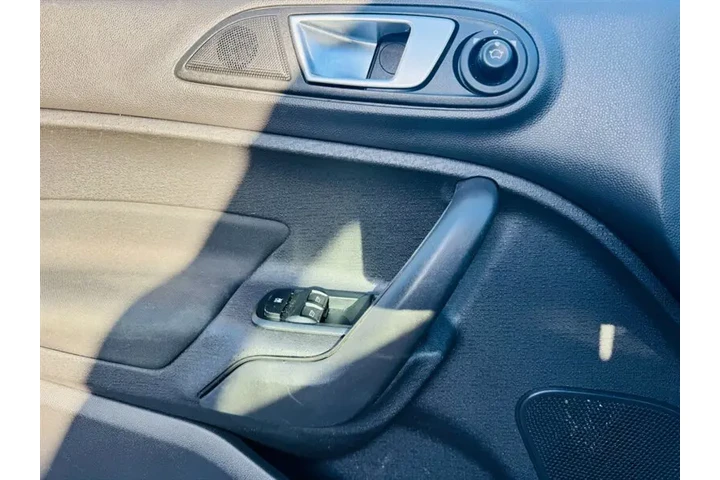 $6995 : 2015 Fiesta SE image 7