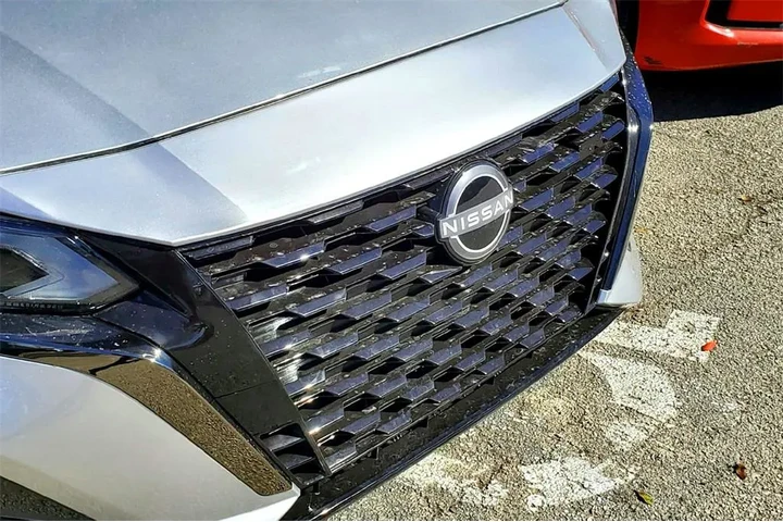 $23580 : Nissan Altima 2024 2.5 SV 4d image 3