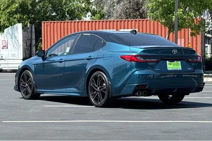 $34489 : Toyota Camry 2025 SE 4dr Sed image 3