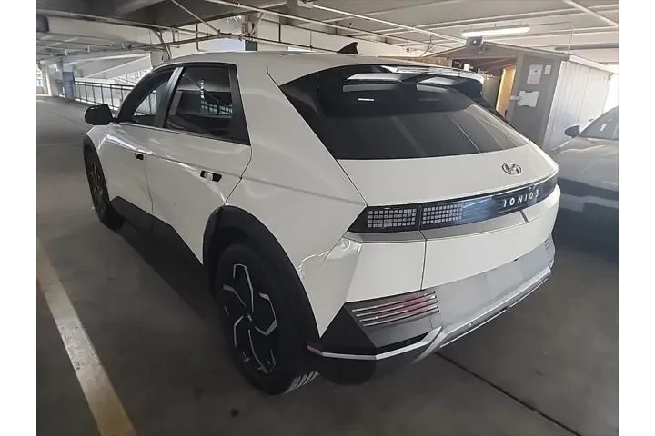 $25495 : Hyundai IONIQ 5 2024 SEL 4dr image 3