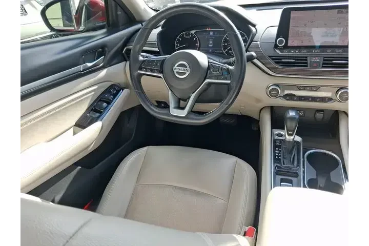 $18990 : Nissan Altima 2021 2.5 SL 4d image 8