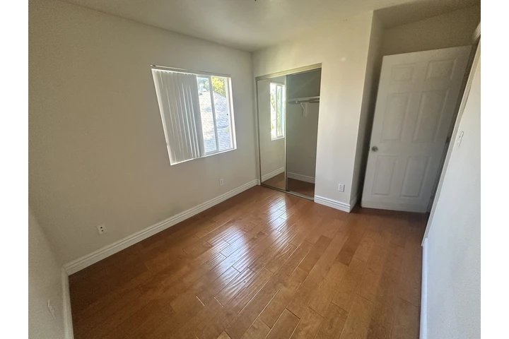 $800 : Cuarto En Renta image 2