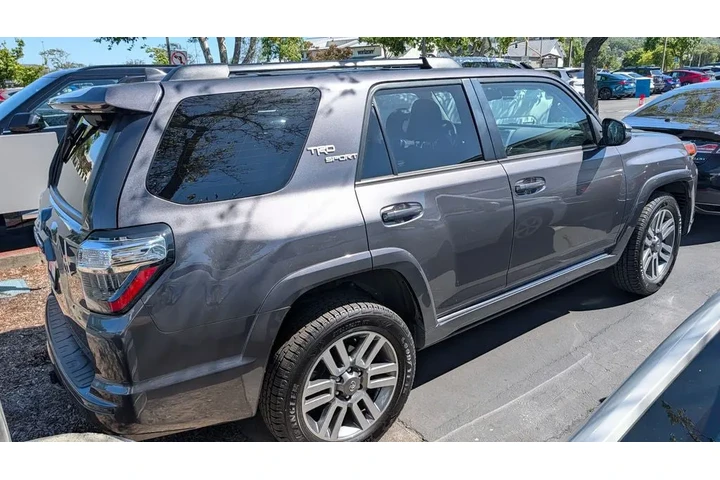 $40895 : Gold Certified 2022 4Runner T image 3