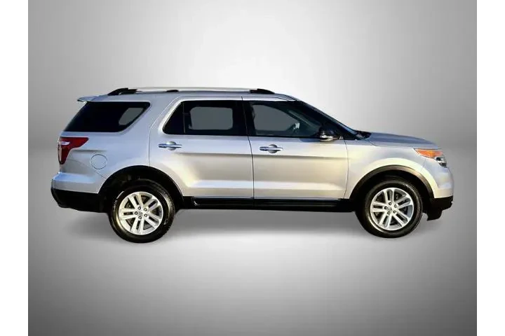 $6495 : Ford Explorer 2013 AWD XLT 4 image 4