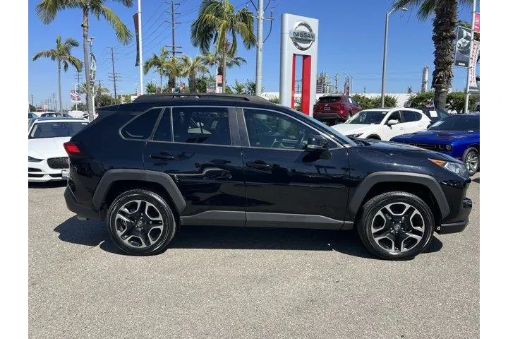 Toyota RAV4 2019 AWD Adventu image 7