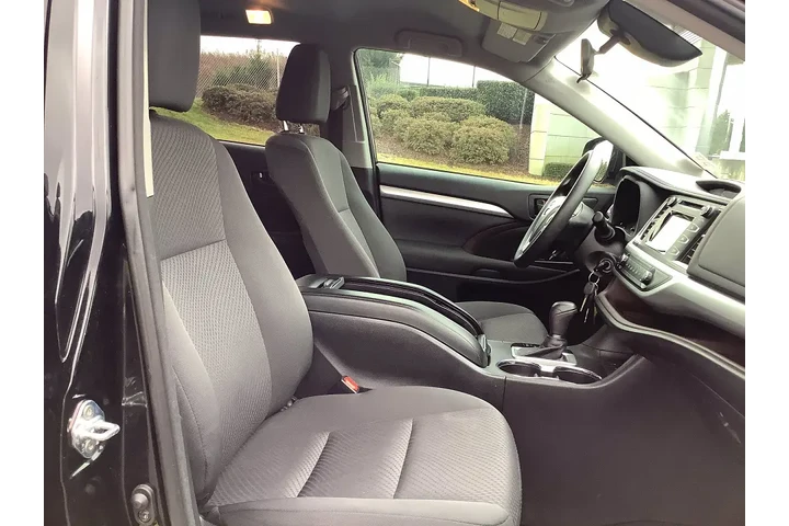 $13500 : 2018 Highlander LE image 9