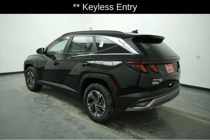 $30545 : Hyundai TUCSON Hybrid 2025 A image 6