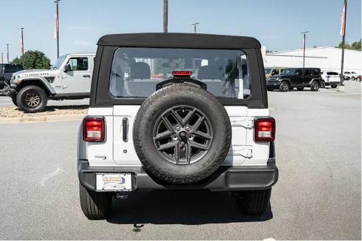 $32999 : Jeep Wrangler 2024 4x4 Sport image 8