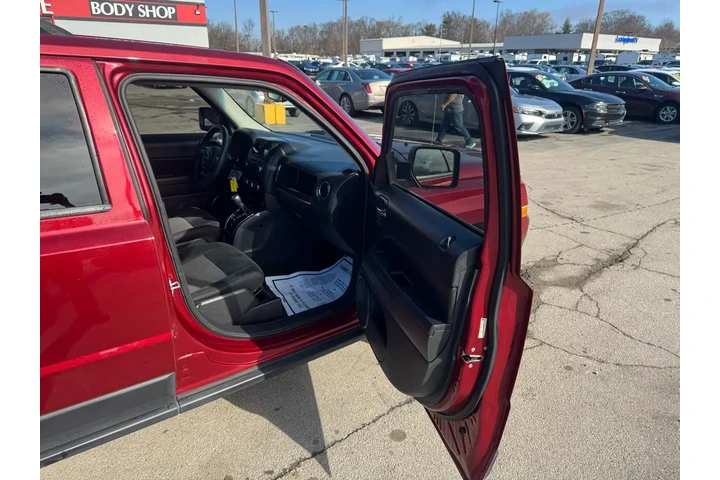 $4980 : 2015 Patriot FWD 4dr Altitude image 8