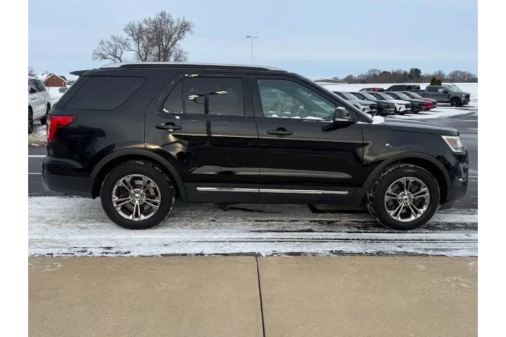 $7900 : Ford Explorer 2016 AWD XLT 4 image 10