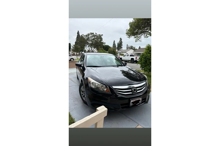 $7000 : 2011 Honda accord SE image 1