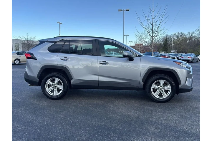 $23888 : Silver Certified 2020 RAV4 XLE image 8