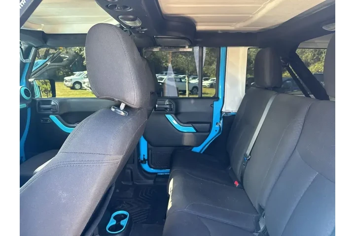 $17595 : Jeep Wrangler Unlimited 2017 image 10