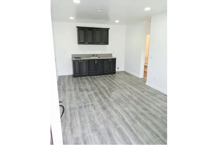 $1300 : Un Tremendo lugar en alquile image 2