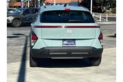 $23550 : Hyundai KONA 2025 SE 4dr Cro thumbnail