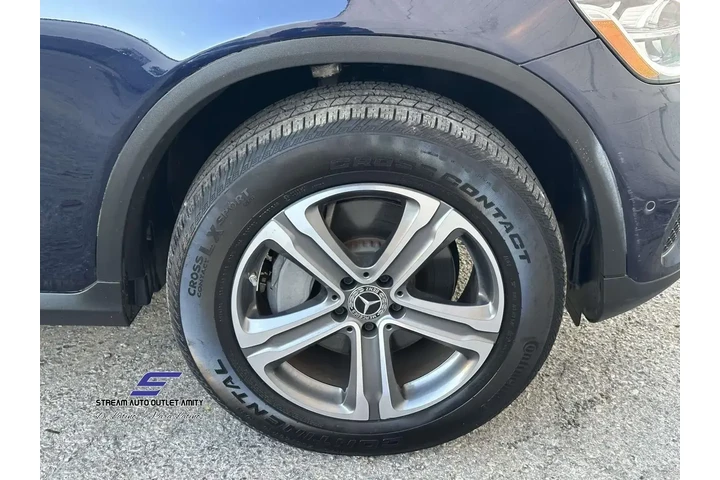 $27698 : Mercedes-Benz GLC 2022 AWD G image 9